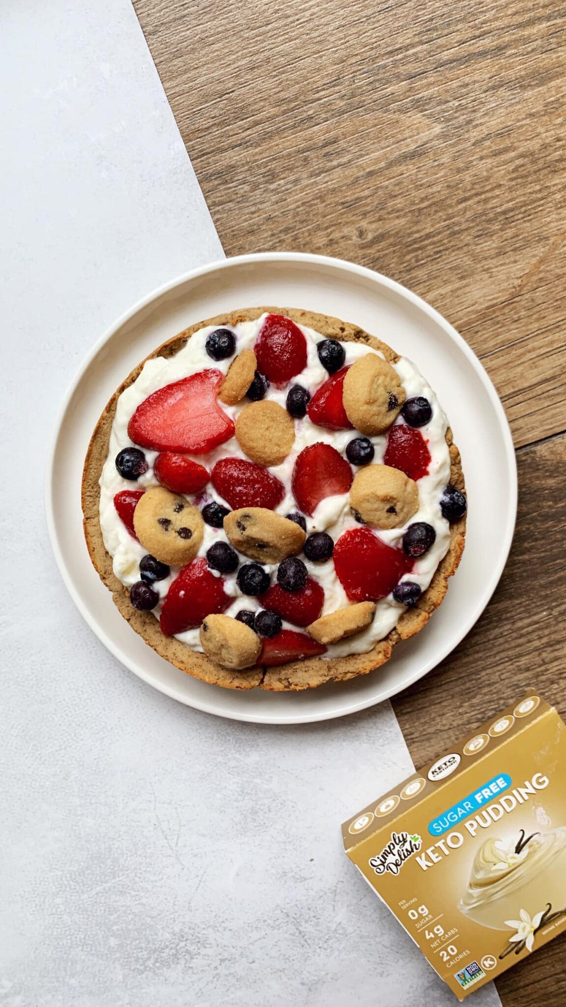 Vanilla Pudding Berries Cookie Pie